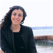 Laureata in scienze politiche con diploma linguistico, entrambi conseguiti con il massimo dei voti, offre ripetizioni in Inglese per bambini, ragazzi e adulti